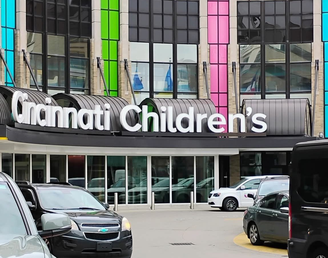 Entrance of Cincinnati Children's Hospital during a David's Legacy gift delivery